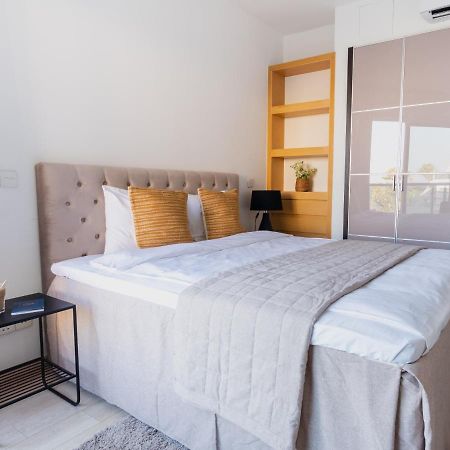 Sanders Ermitage On The Beach - Delightful 1-Bedroom Apartment With Sea View Лимасол Экстерьер фото